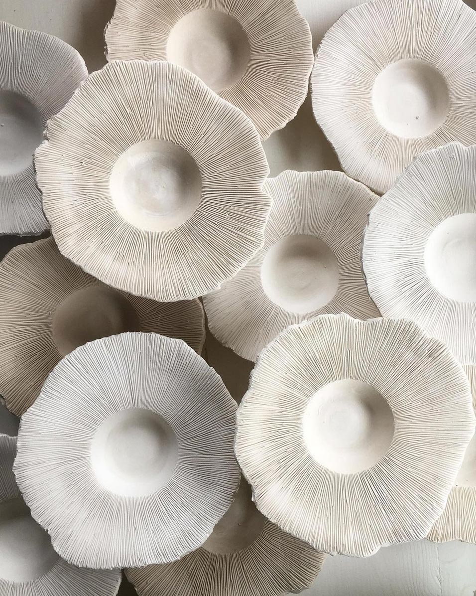 Assiettes Champignon réalisées par la céramiste Virginie Boudsocq - Champagne Abelé 1757
